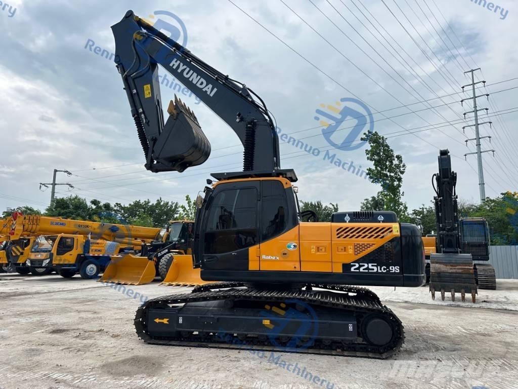 Hyundai 225LC-9S Pásové rýpadlá