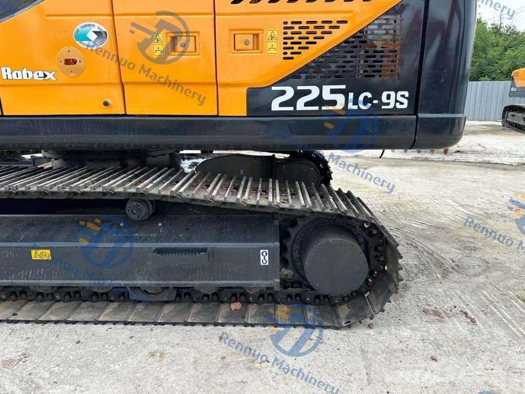 Hyundai 225LC-9S Pásové rýpadlá