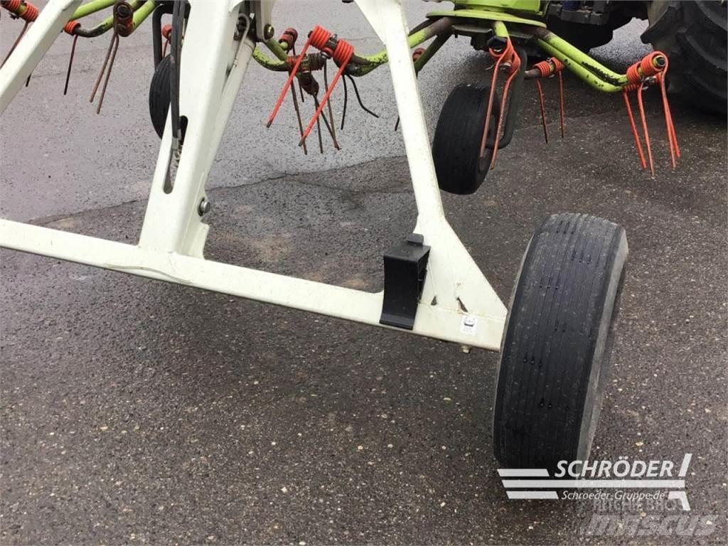 CLAAS VOLTO 800 T Obracače a zhrabovače sena