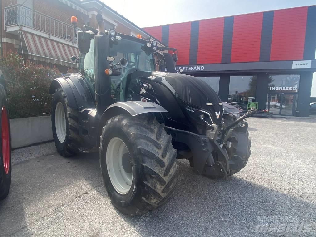 Valtra T 144 Traktory