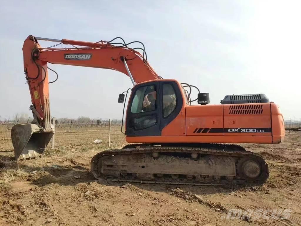 Doosan DX300LC Pásové rýpadlá