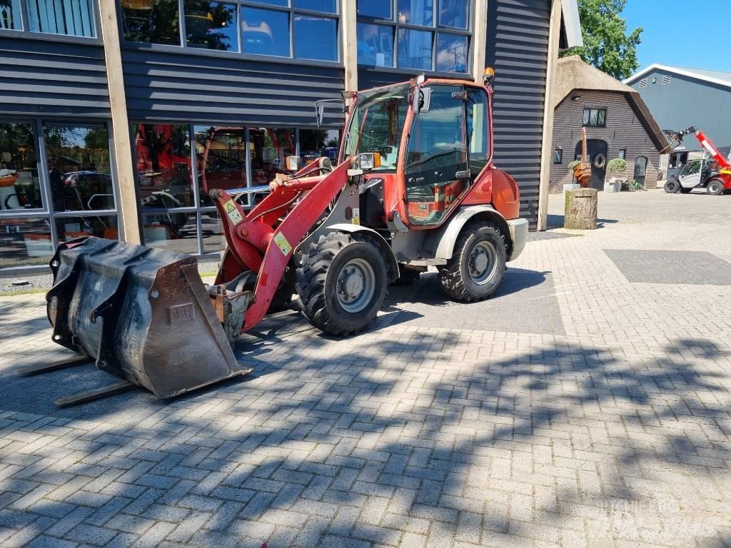 Komatsu WA 70-5 Kolesové nakladače