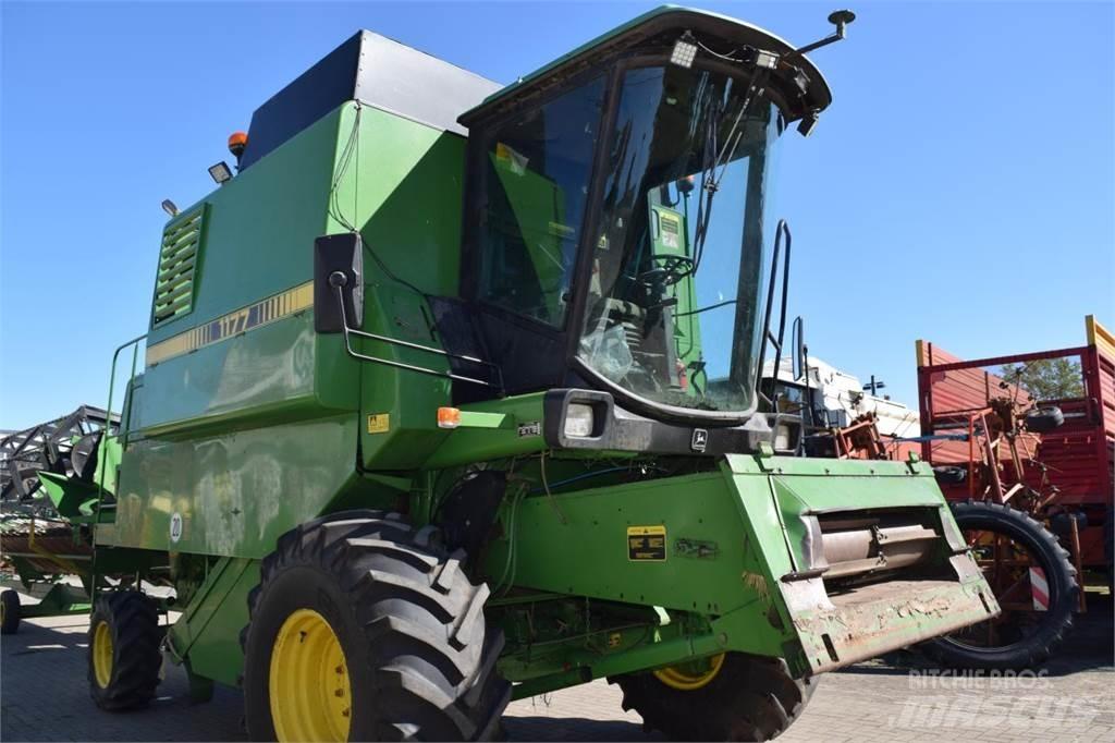 John Deere 1177 Kombinované zberacie stroje