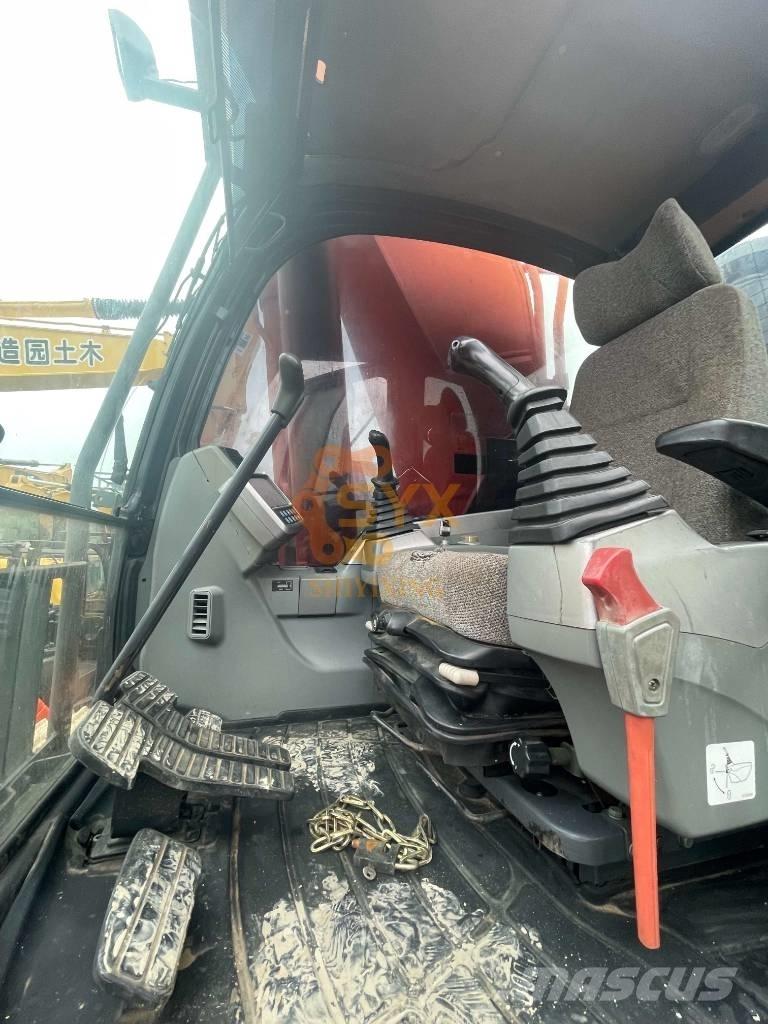 Doosan DX500 LCA Pásové rýpadlá