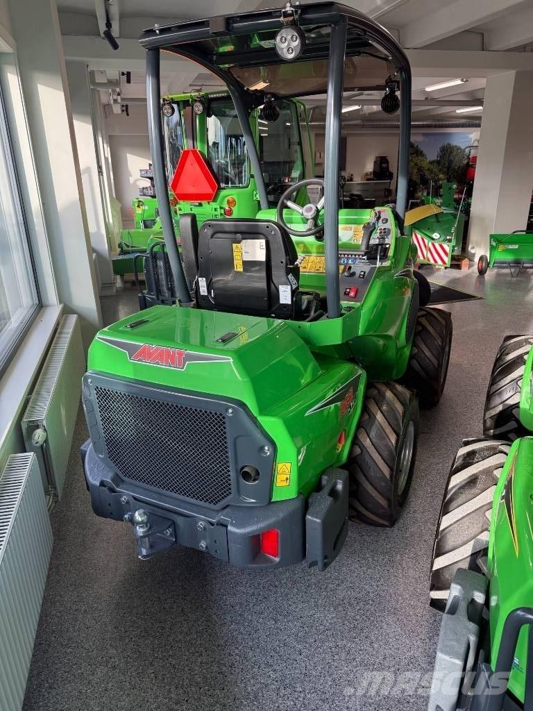 Avant 528 Šmykom riadené nakladače