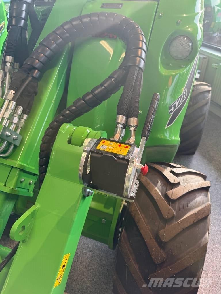 Avant 528 Šmykom riadené nakladače