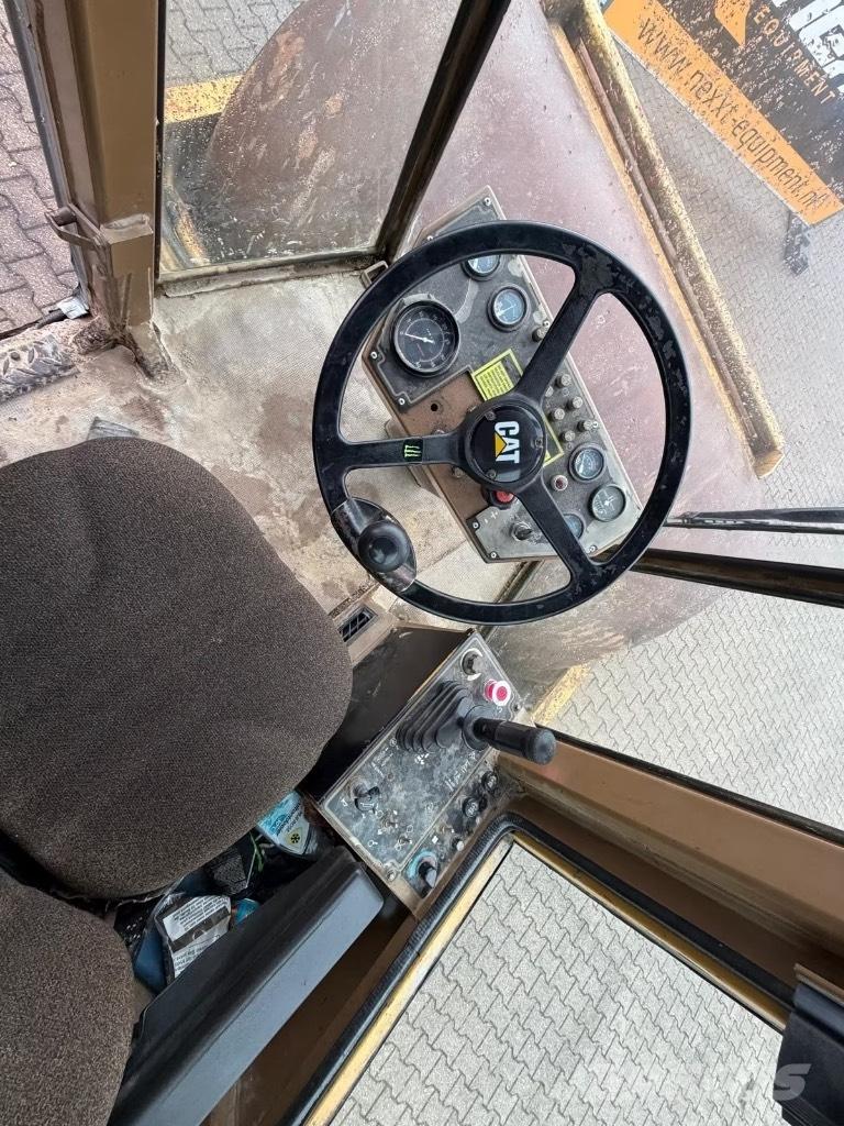 CAT CS 563 AW Ťahačové valce