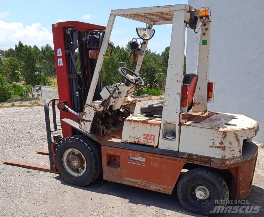 Nissan EH02A20U Dieselové vozíky