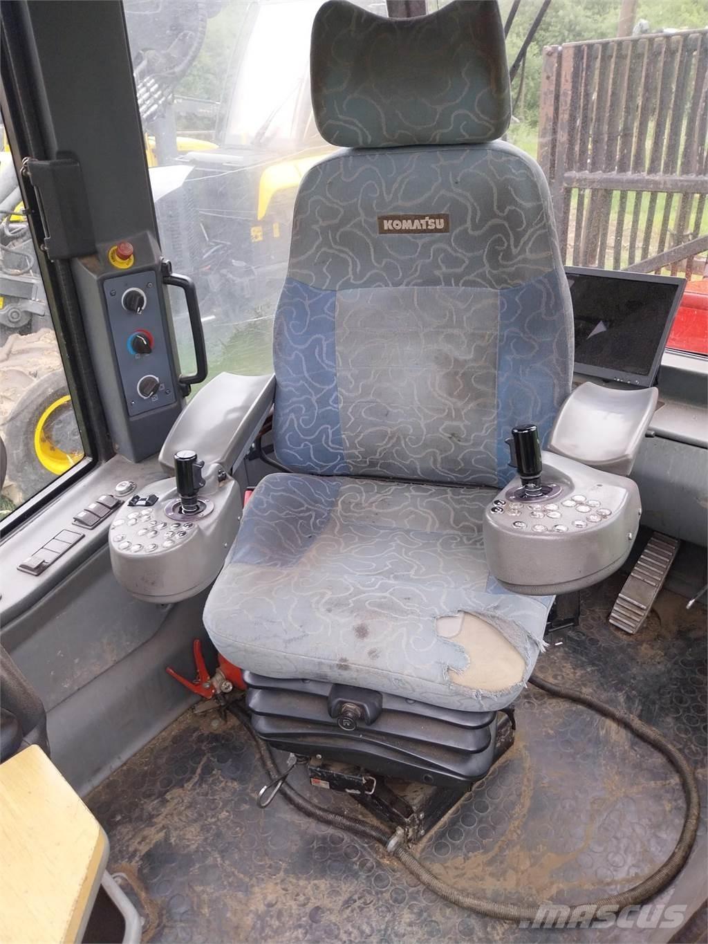 Komatsu 860.4 Lesné traktory
