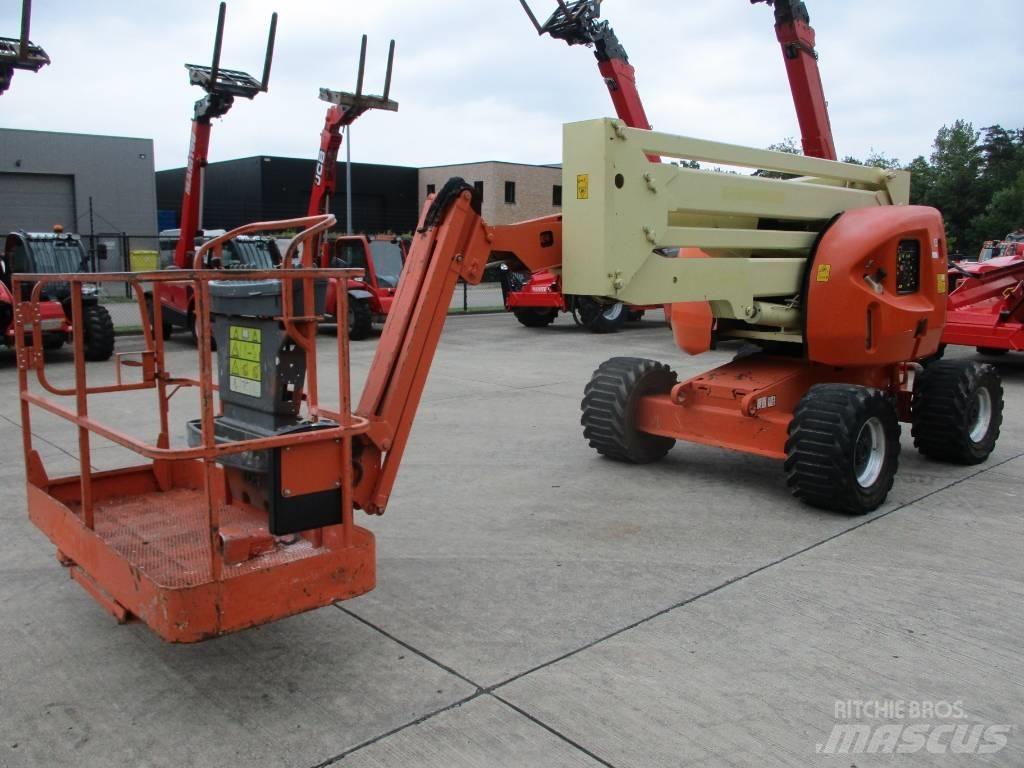 JLG 450 AJ (868) Kompaktné samohybné kĺbové plošiny