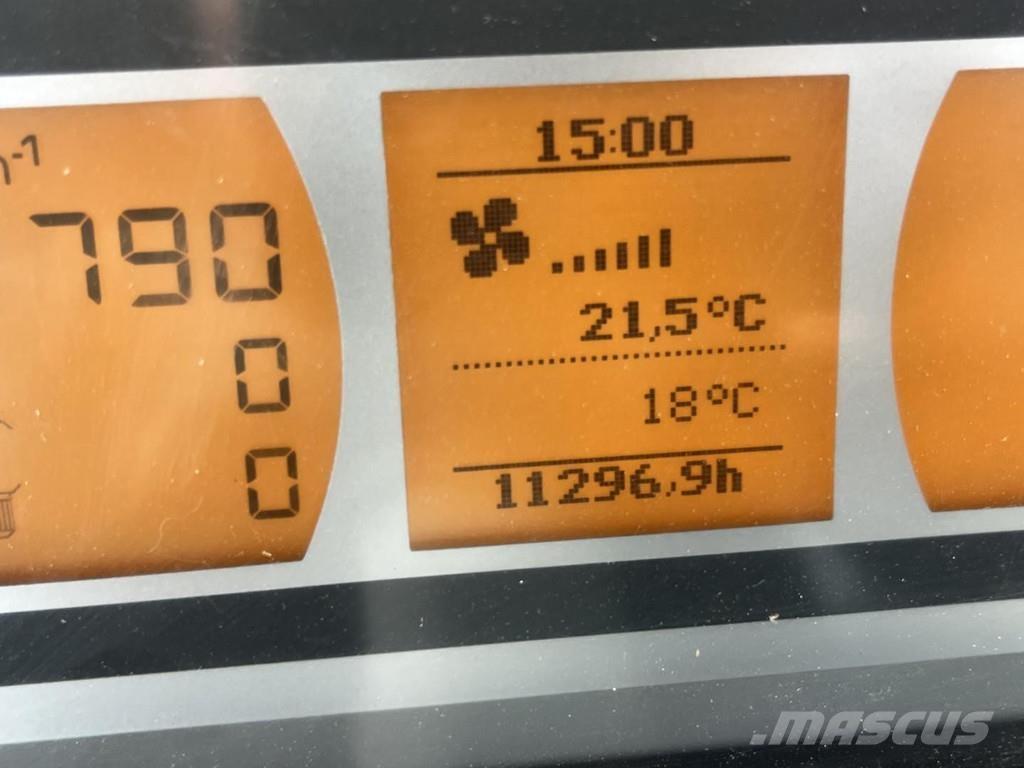 Fendt 828 VARIO Traktory