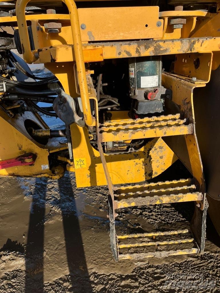 Volvo L 120 F Kolesové nakladače