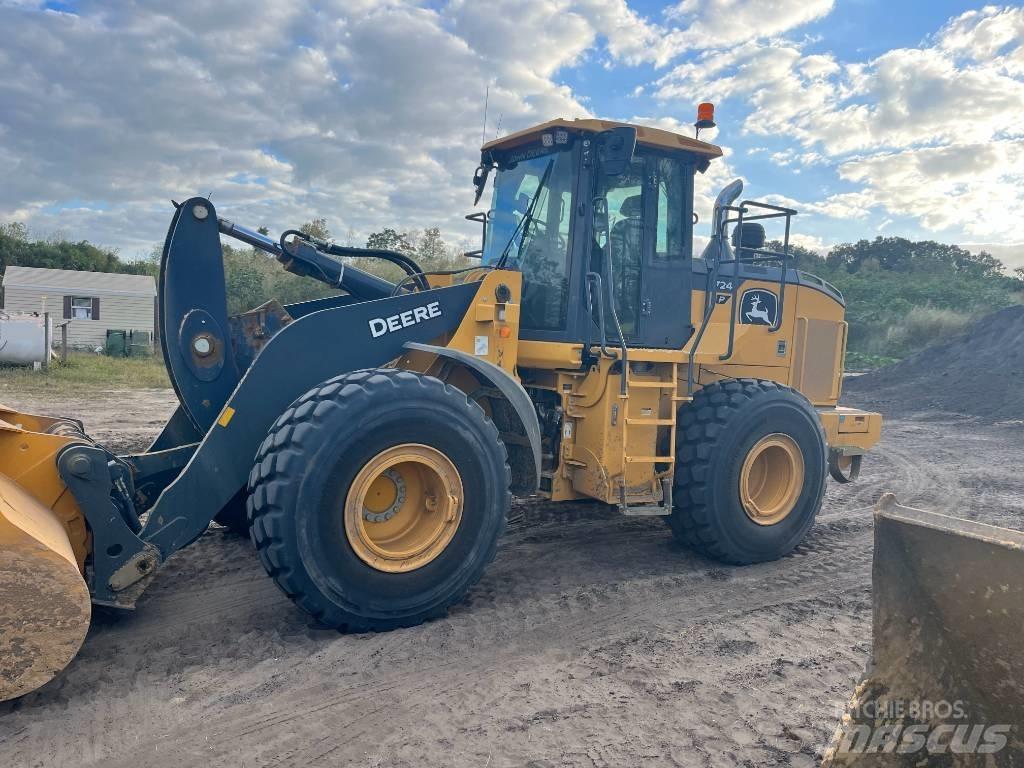 DEERE 724P Kolesové nakladače