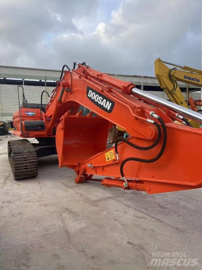 Doosan DX300LC-9C Pásové rýpadlá