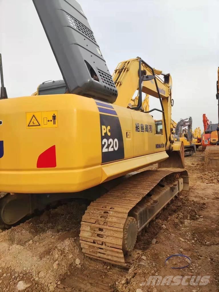 Komatsu PC220 Pásové rýpadlá