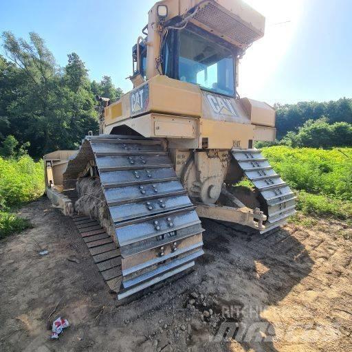 CAT D 6 T LGP Pásové dozéry