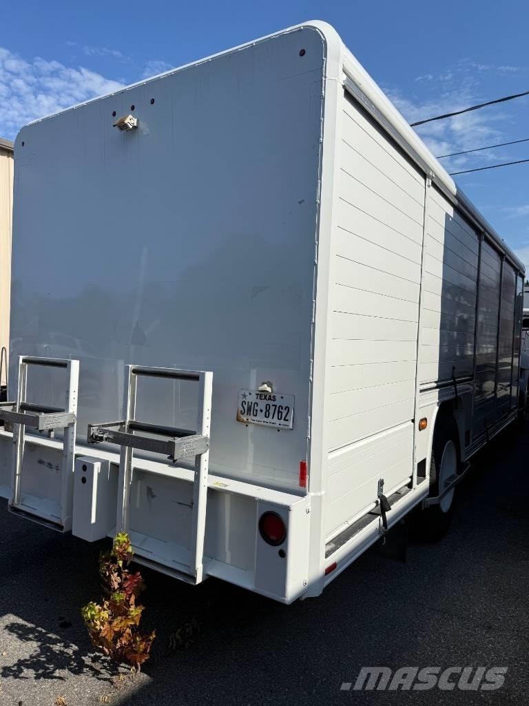 Hino 338 Vozidlá pre prepravu nápojov