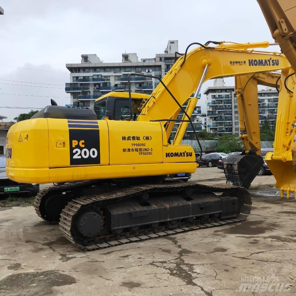 Komatsu PC200-7 Pásové rýpadlá