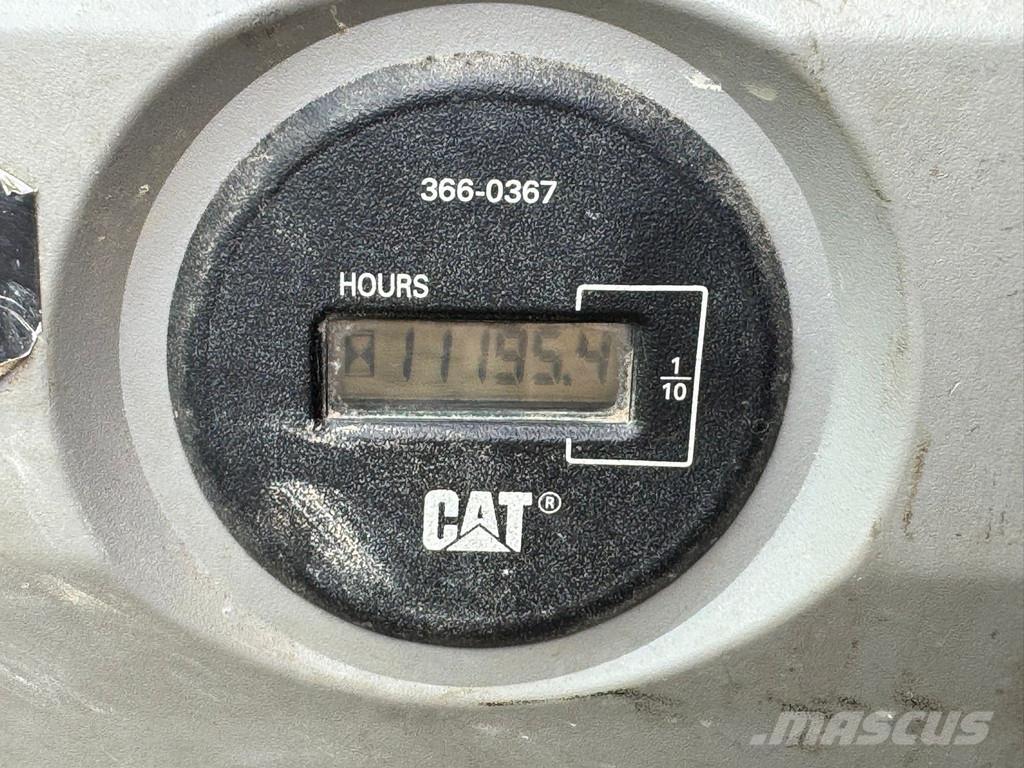 CAT 323E Pásové rýpadlá