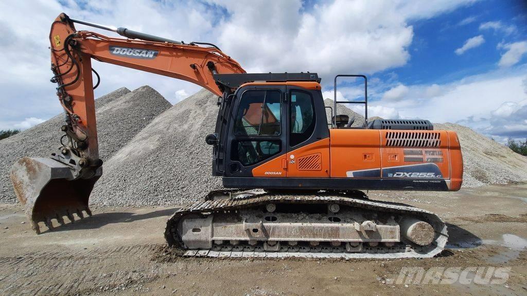 Doosan DX 255 LC-5 Pásové rýpadlá