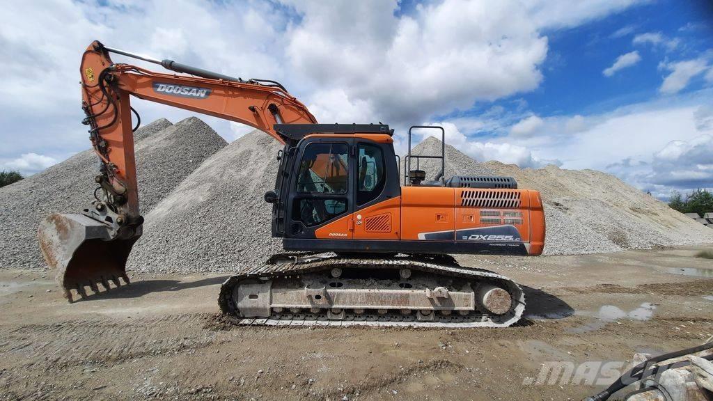 Doosan DX 255 LC-5 Pásové rýpadlá