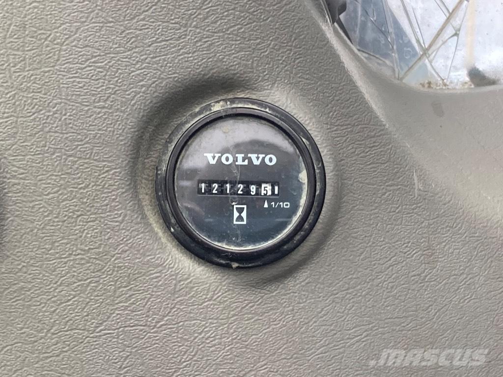 Volvo EC 300 D Pásové rýpadlá