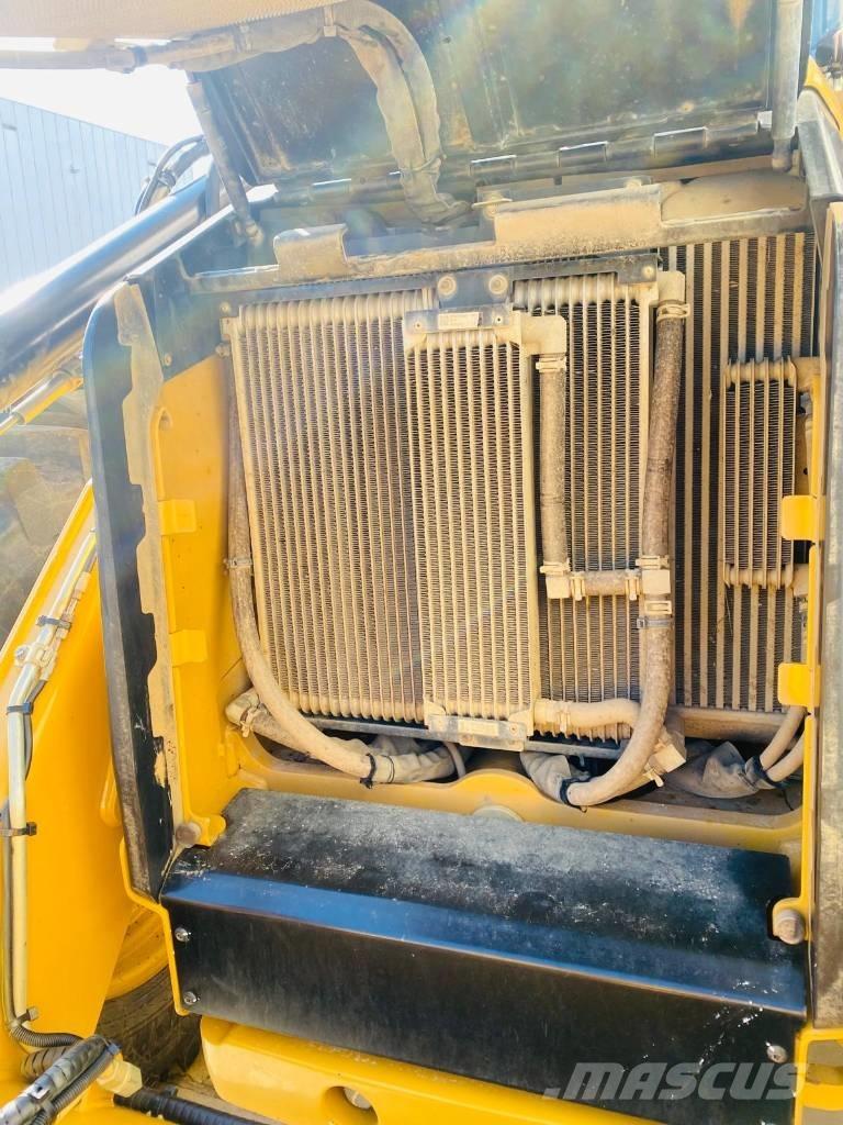 CAT 444  4x4 Rýpadlo-nakladače