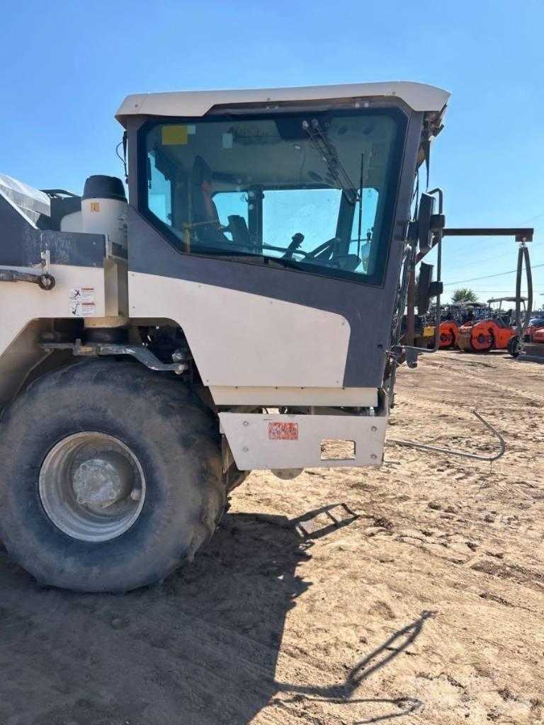 Wirtgen WR200 Recyklovače asfaltu