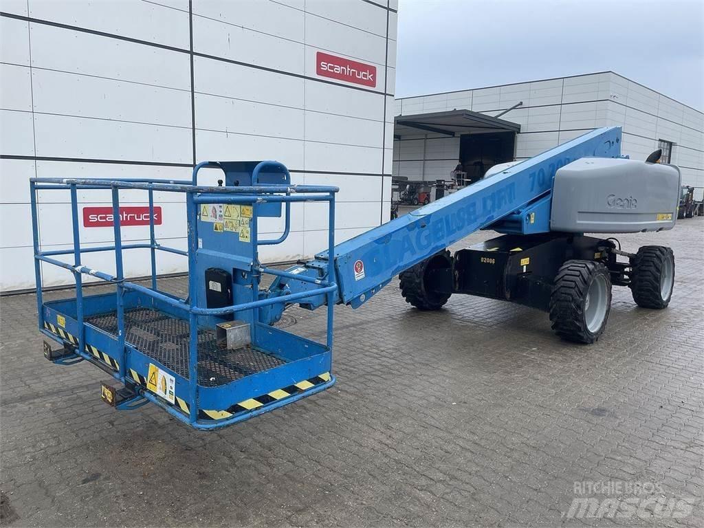 Genie S-60HC Kĺbové plošiny