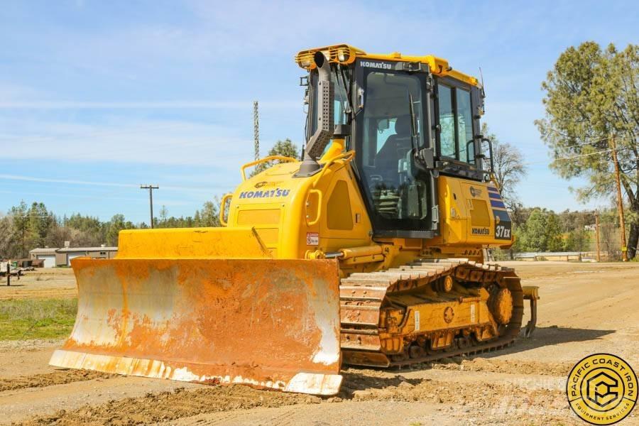Komatsu D 37 EX Pásové dozéry