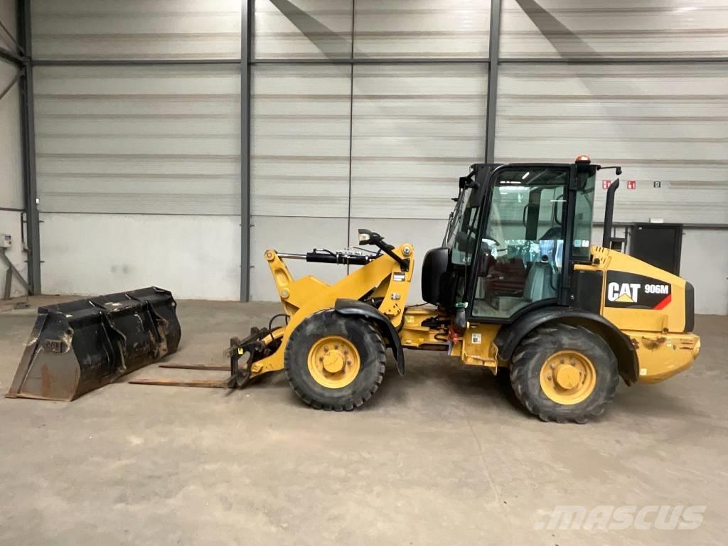 CAT 906 M Kolesové nakladače