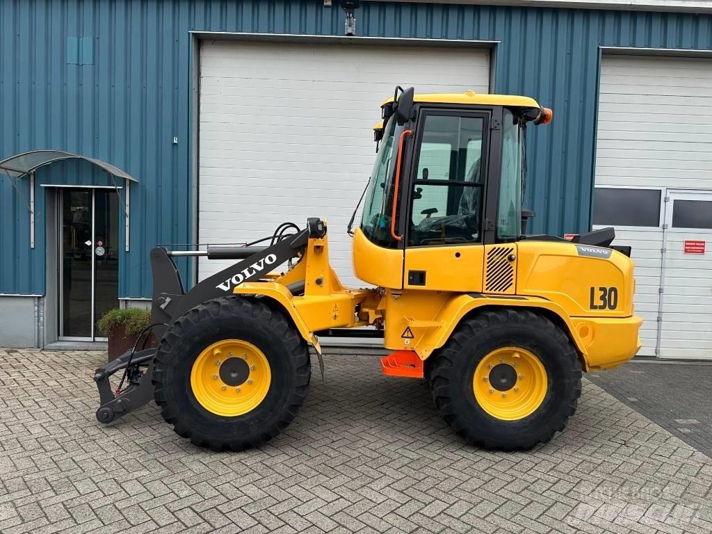 Volvo L30HS Kolesové nakladače
