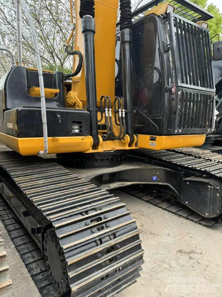 CAT 320 D Pásové rýpadlá