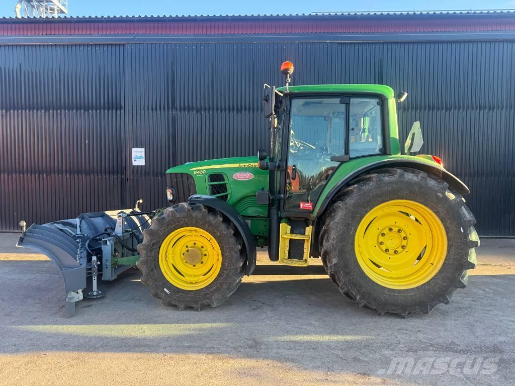 John Deere 6430 Traktory