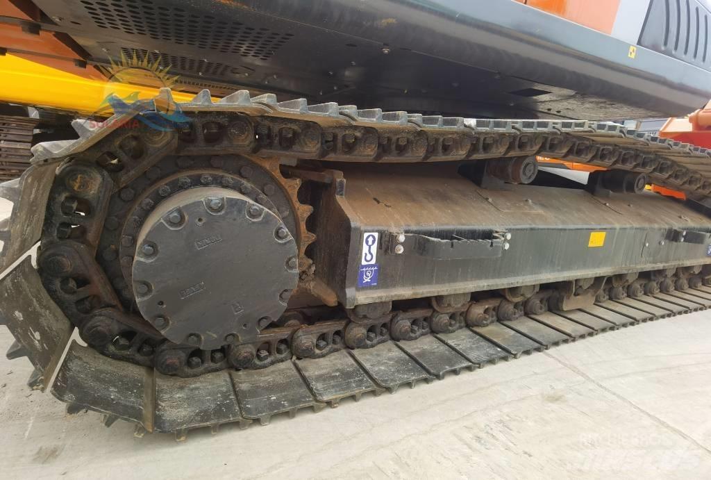 Hitachi ZX 200 Pásové rýpadlá