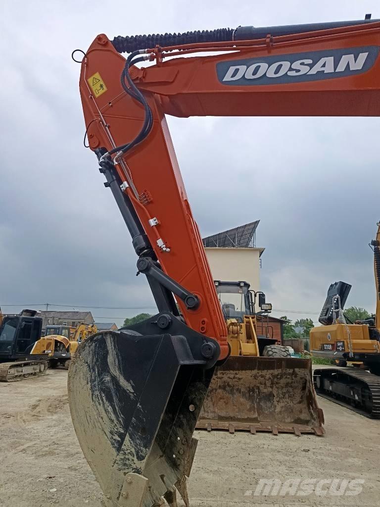 Doosan DX 300 LC Pásové rýpadlá