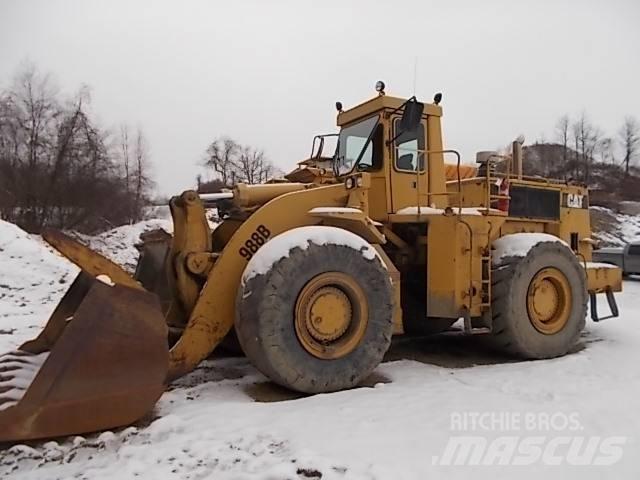 CAT 988 B Kolesové nakladače