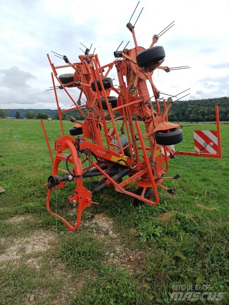 Kuhn GF 8702 Obracače a zhrabovače sena