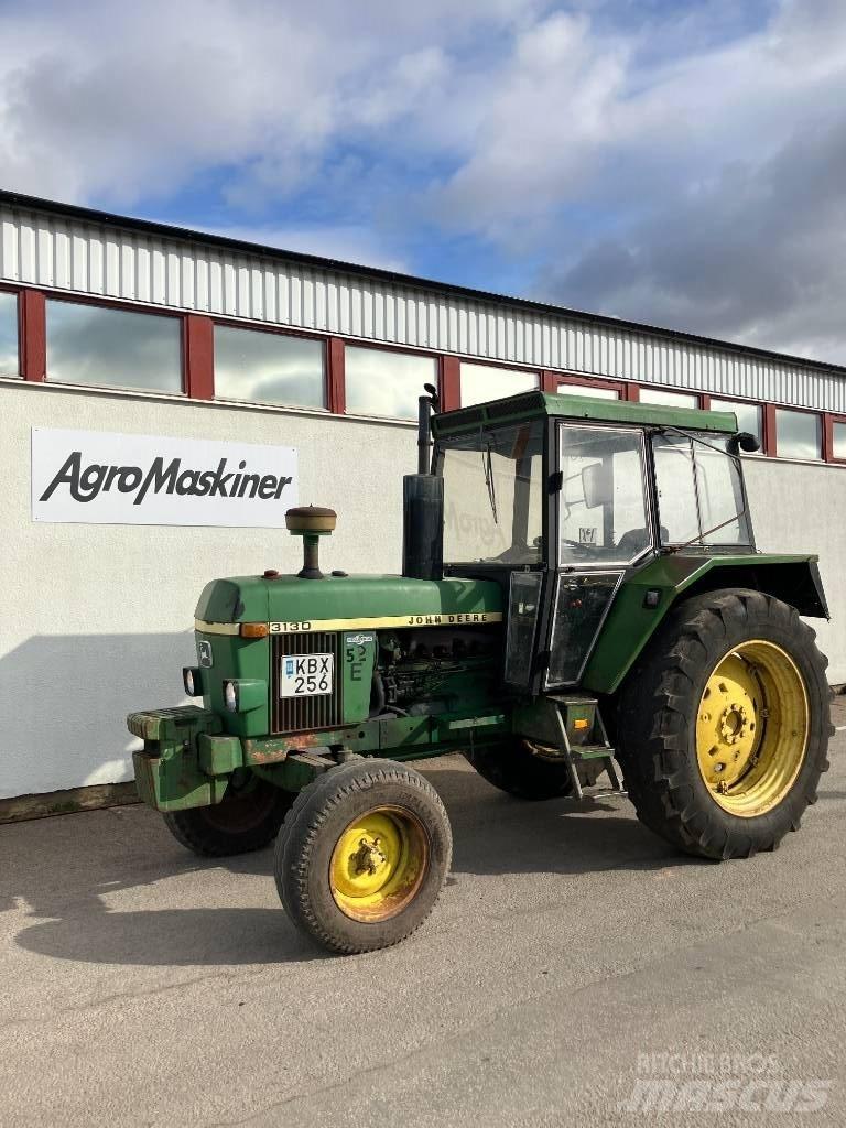 John Deere 3130 Traktory