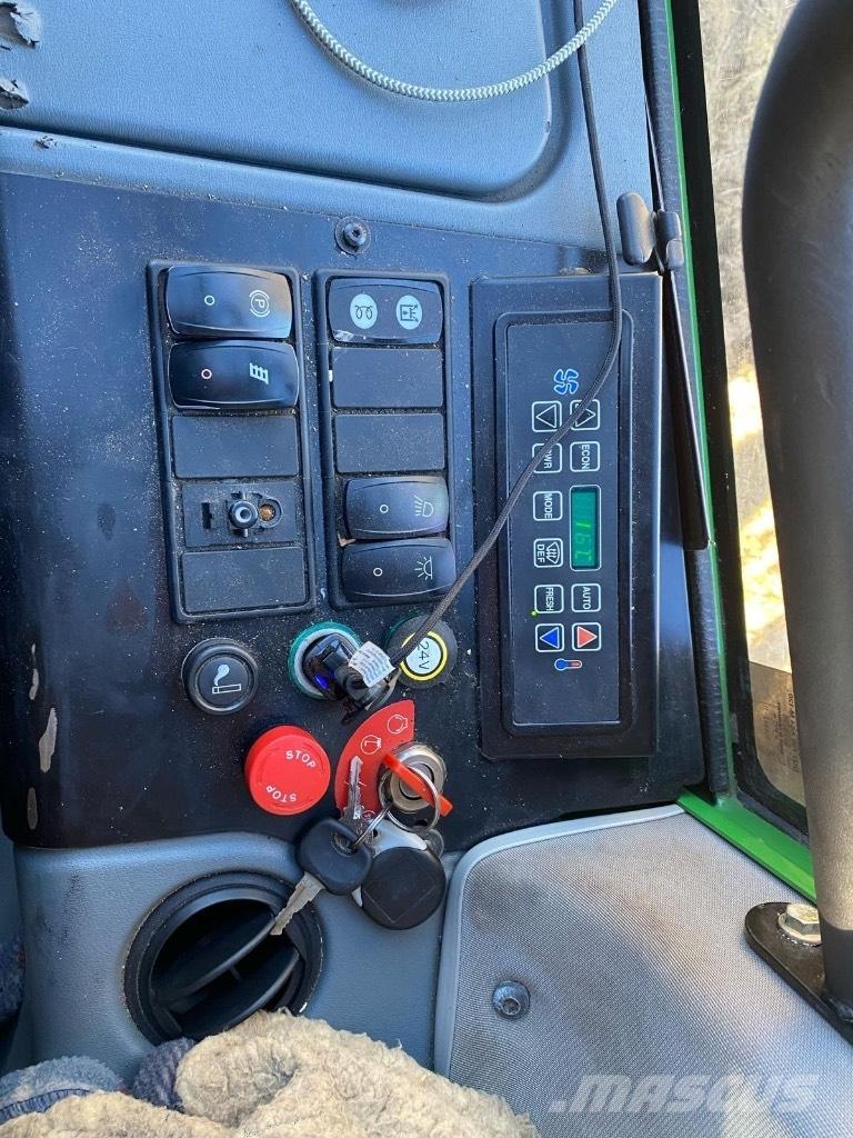 John Deere 1010 E Lesné traktory