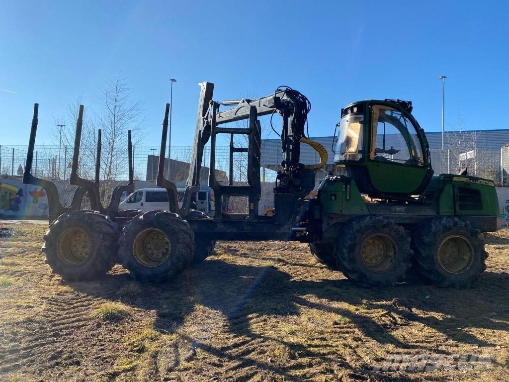 John Deere 1010 E Lesné traktory