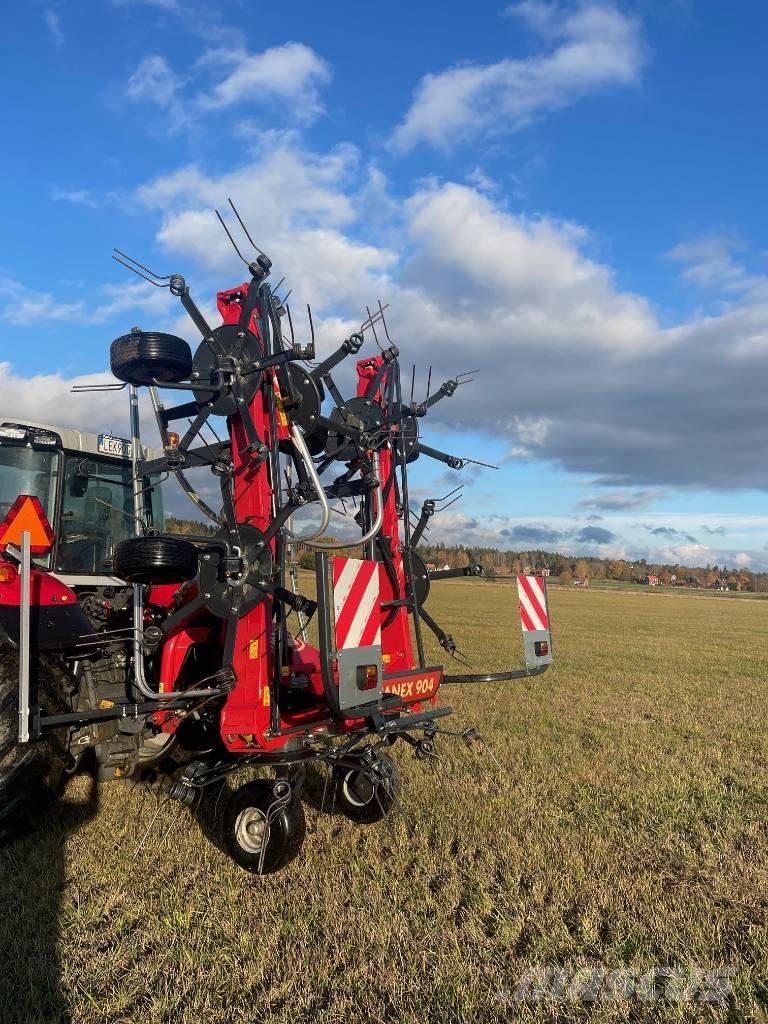 Vicon FANEX 904 Obracače a zhrabovače sena
