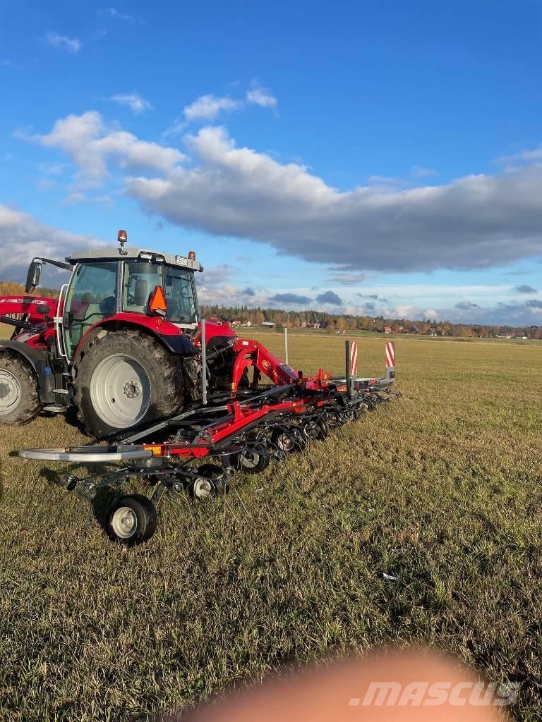 Vicon FANEX 904 Obracače a zhrabovače sena