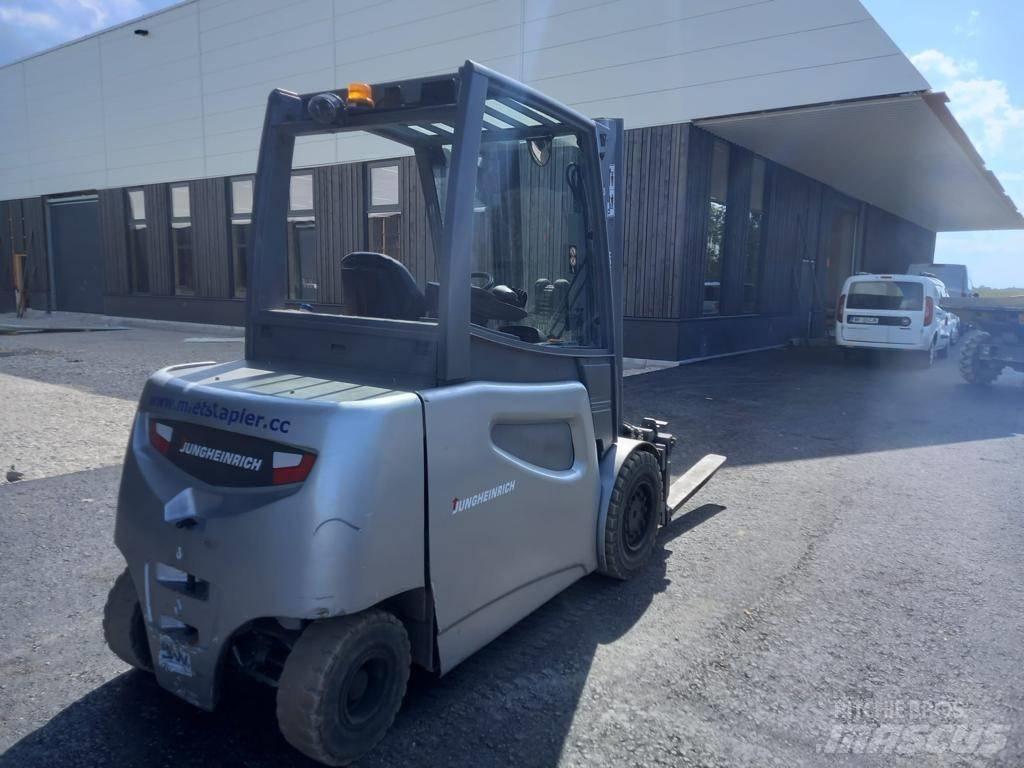 Jungheinrich EFG 540 Akumulátorové vozíky