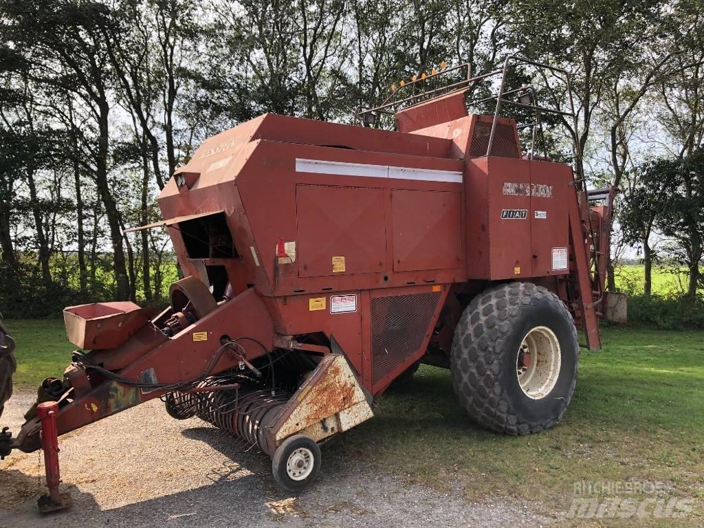 Hesston 4800 Lisy na hranaté balíky