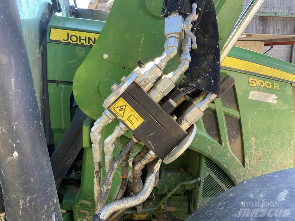 John Deere 5100 R Traktory