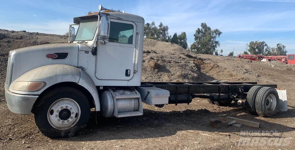 Peterbilt 335 Sklápače