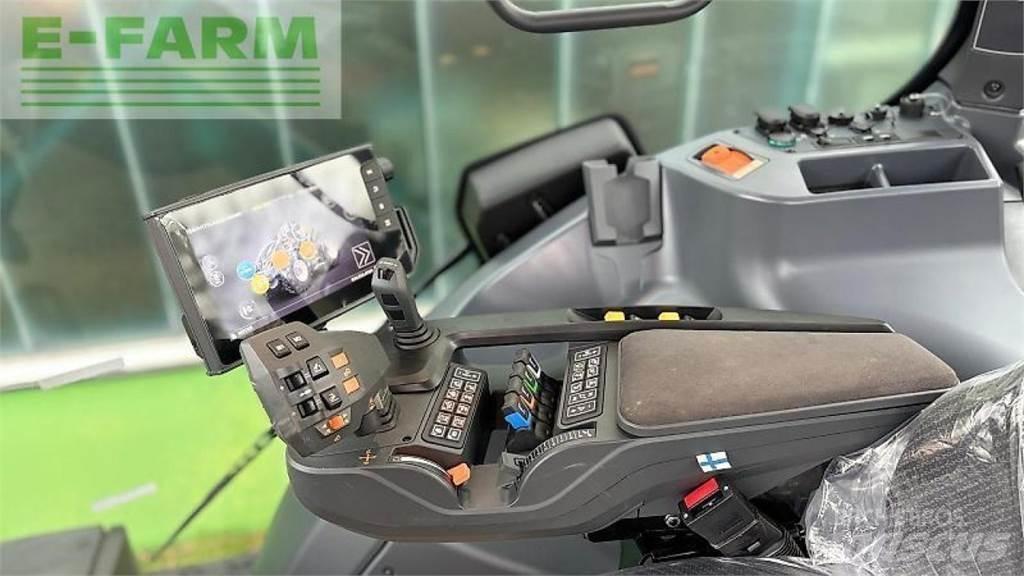 Valtra q 285 Traktory