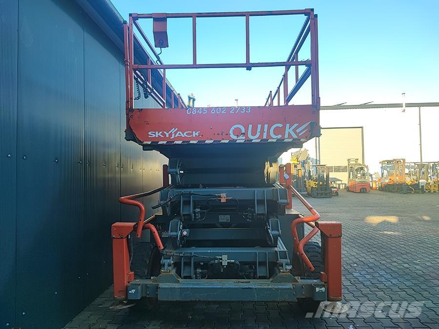 SkyJack SJ 9250 Nožnicové zdvíhacie plošiny