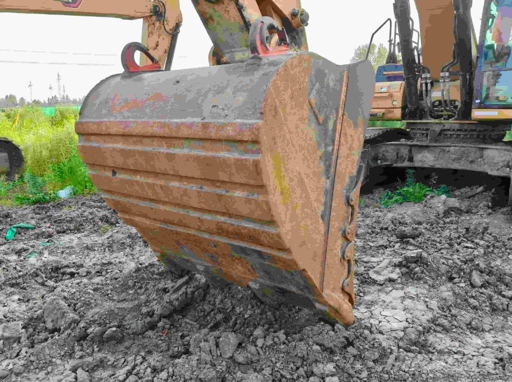 CAT 336 Pásové rýpadlá